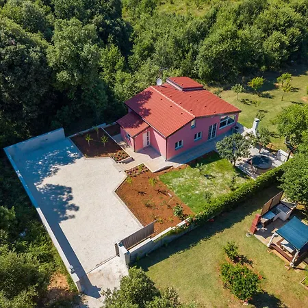 Prázdninový dům With Hot Tub In Banjole-istrien 44454